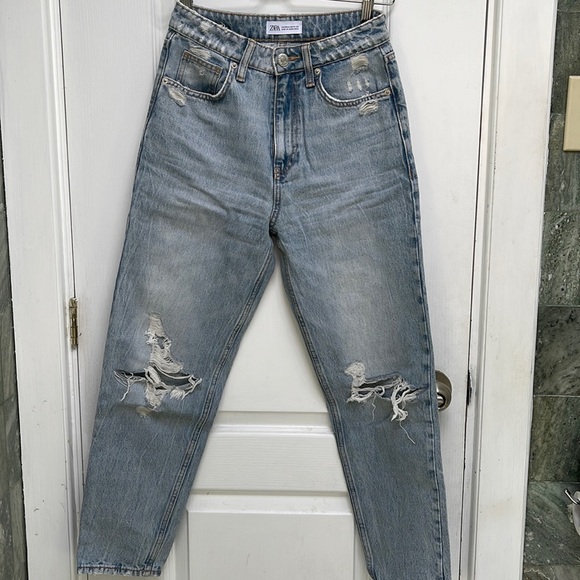 ZARA MOMT FIT JEANS WITH RIPS - Picture 1 of 4